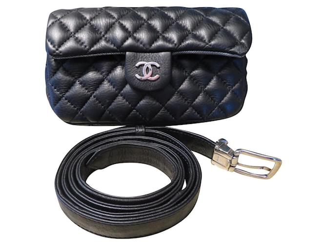 Riñonera Chanel Uniform Negro de cordero ref.442794 Joli Closet