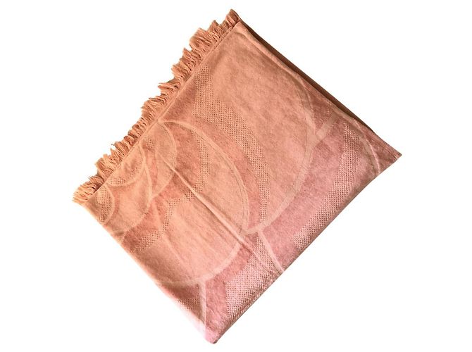 Serviette de bain Chanel Camélia en coton rose