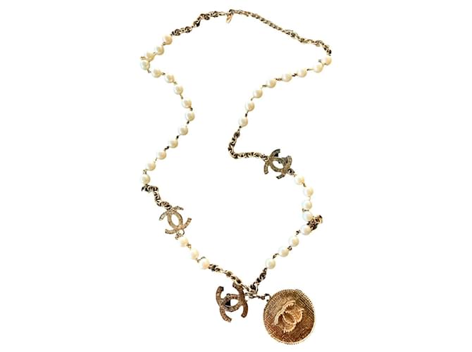 Chanel CC long pendant necklace/belt Gold hardware Pearl ref.444433 - Joli  Closet