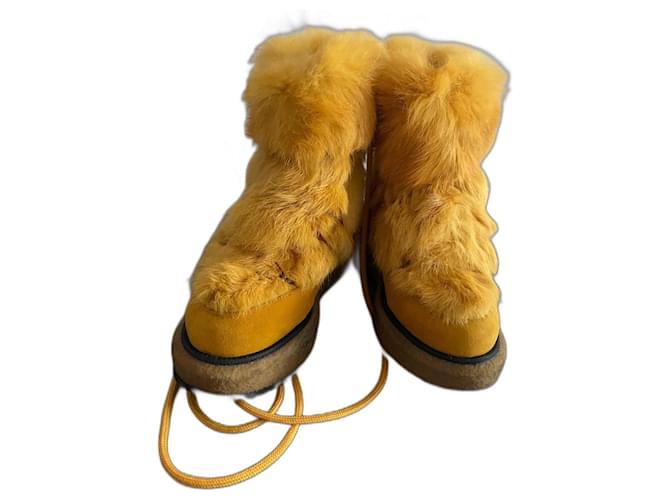 Autre Marque Wedge booties Yellow Fur  ref.444438