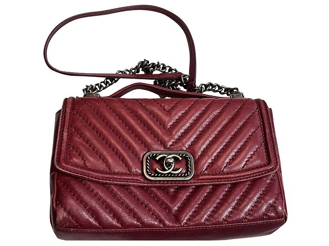 Timeless Bolsa de mão Chanel Classic em couro vermelho