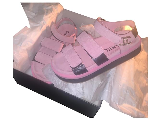 pink chanel flip flops
