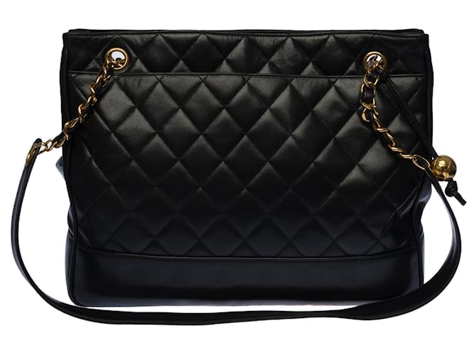 Chanel Shopping shopping bag in black quilted lambskin , garniture en métal  doré Leather ref.445331 - Joli Closet