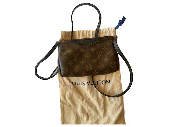 Louis Vuitton Pallas BB Monogram Clutch Dark brown Leather  ref.446445