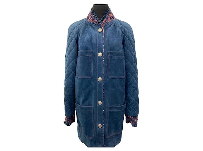 Chanel 17,8K$ casaco de camurça acolchoado Azul Suécia  ref.446797