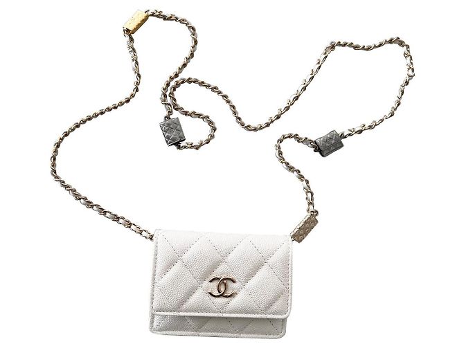 Wallet On Chain Tarjetero con cadena Chanel blanco de piel