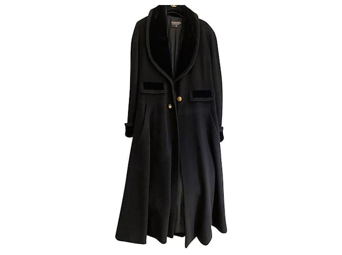 Chanel Coats, Outerwear Black Wool  ref.446843