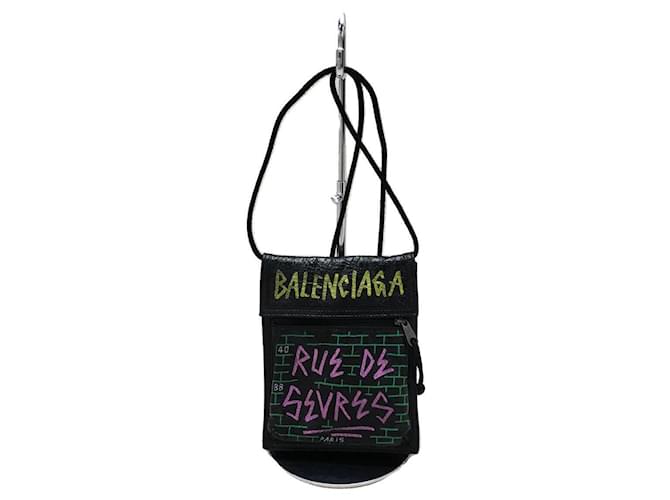 Gift Ideas For The Woman Who Has Everything: Graffiti Bags