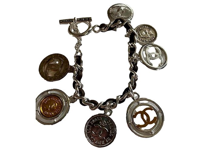 Pulsera de charms Chanel en acero plata y oro Hardware de plata Gold hardware