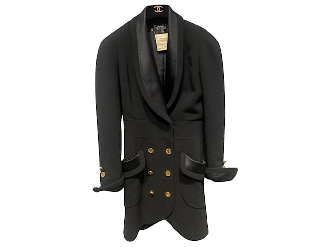 Chanel Manteaux, Vêtements d'extérieur Laine Satin Noir  ref.449784