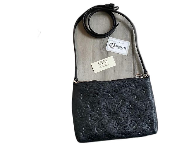 Louis Vuitton pallas estampado negro