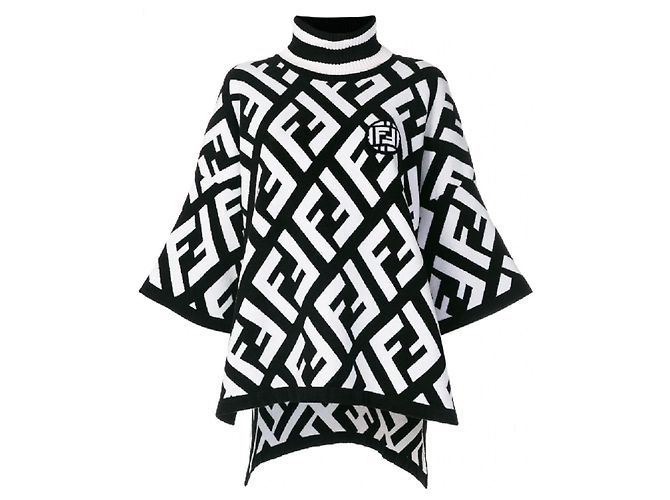 Fendi Oversize-Pullover Poncho FF-Logo schwarz weiß 