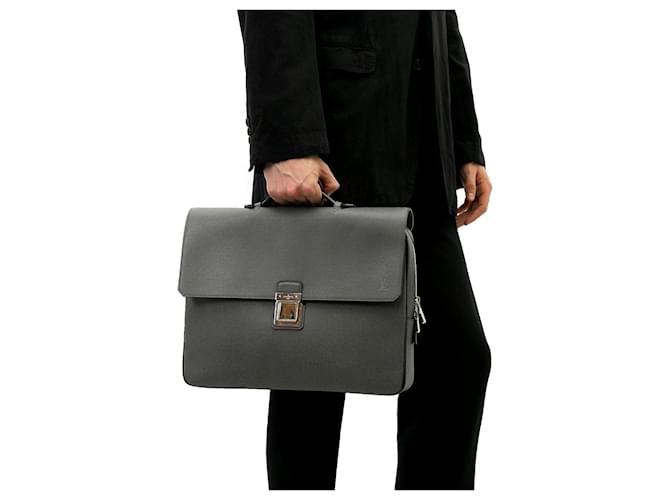 Louis Vuitton Tasche Grau  ref.454280