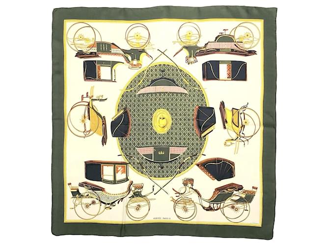 Hermès carré Les Voitures a Transformation carré en kaki, soie jaune & marine Vert  ref.454599