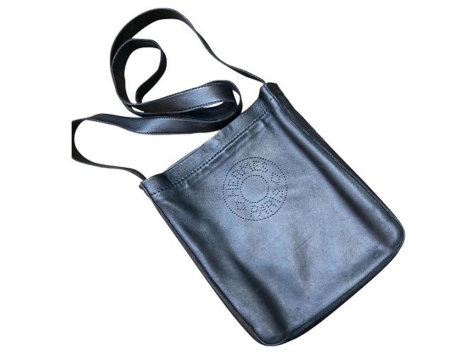 Sublime e rara bolsa Hermès Clou de selle Preto