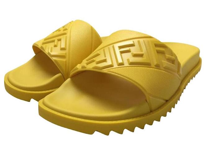 Fendi Männer Sandalen Gelb Gummi  ref.455433