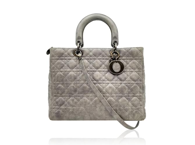 Christian Dior Hellgraue Lady Dior Tasche aus gestepptem Leder in Cannage  ref.456453