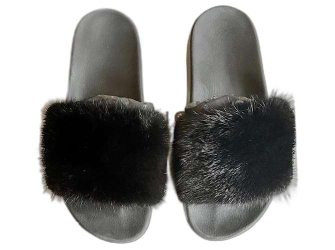 Superbes mules sandales Givenchy Vison Fourrure Noir  ref.457371
