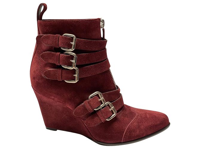 Tabitha Simmons Harley 80 Botas de cunha com fivela em camurça Borgonha Vermelho Bordeaux