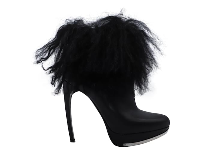 Alexander McQueen Fur Trim Ankle Boots in Black Leather  ref.462555