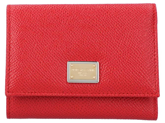 Dolce & Gabbana Petit portefeuille continental en cuir de veau Dauphine avec détail de plaque en rouge  ref.462600