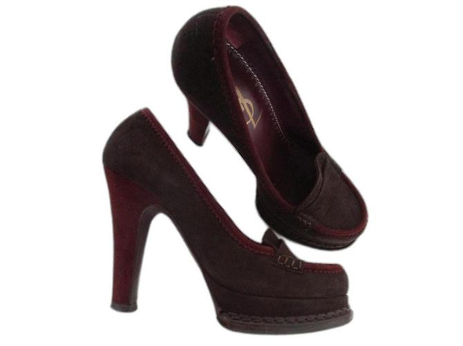 Yves Saint Laurent Mocassins à talons, 37,5 IT.