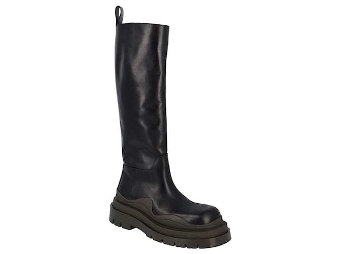 Tire leather ankle boots in black - Bottega Veneta
