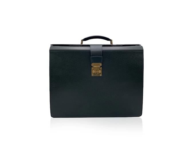 Louis Vuitton Green Taiga Leather Oural Pilot Case Large Briefcase  ref.463227 - Joli Closet