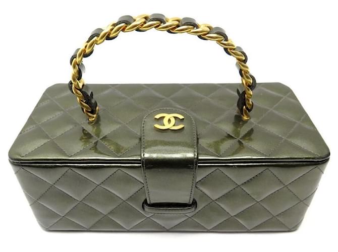 VINTAGE CHANEL VANITY TOILETRY BAG IN PATENT QUILTED LEATHER CASE BAG Khaki Patent leather  ref.464630