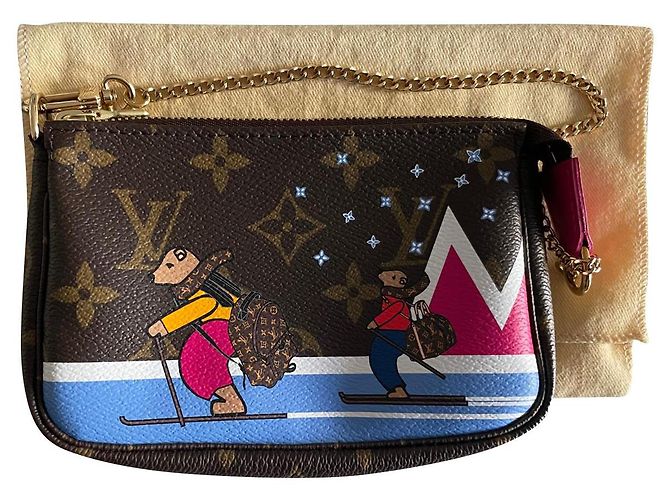 Louis Vuitton Mini pochette acessórios Edição limitada Ursos de Natal 2018 Marrom