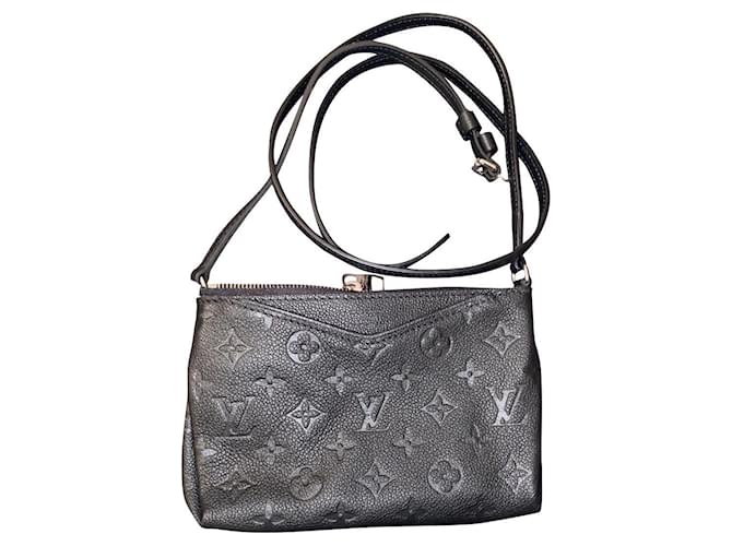Pallas Louis Vuitton Handbags Black Leather  ref.466408