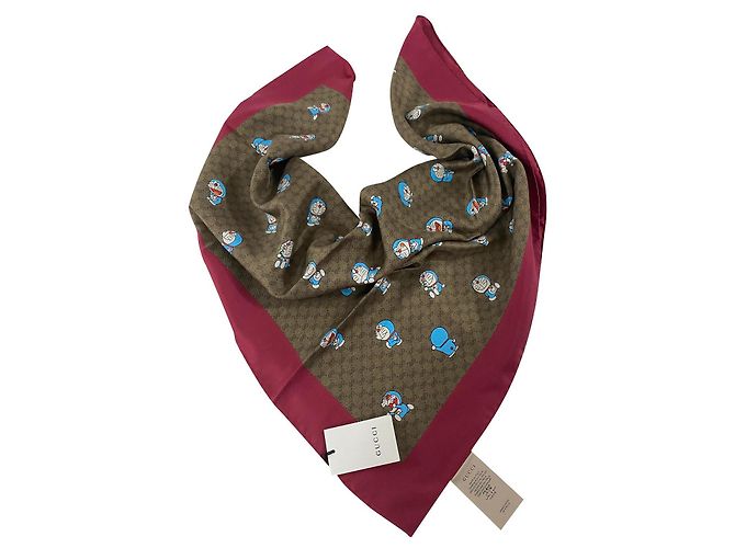Bufanda Gucci x DORAEMON