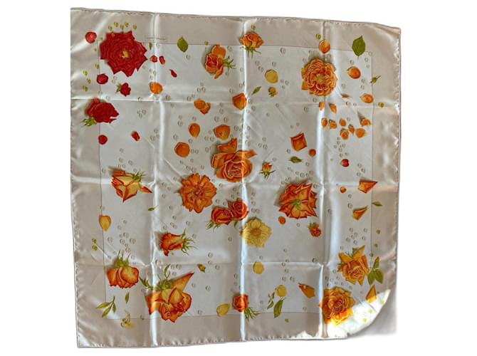 Square Hermès "Roses" Orange Eggshell Silk  ref.469375