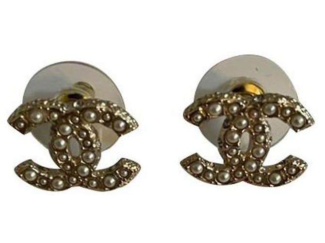 BRINCOS PÉROLA CHANEL CC Gold hardware