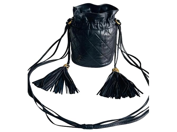 Chanel bolso bombonera Gabrielle Bucket Negro Cuero  ref.473183