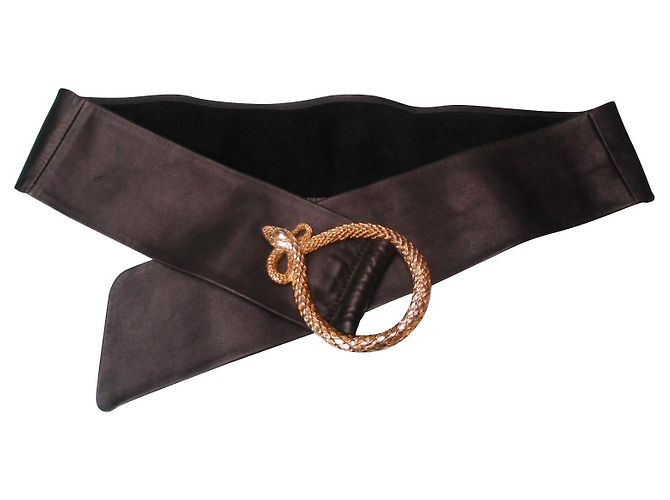 Cinturón Uterque de cuero negro con hebilla joya