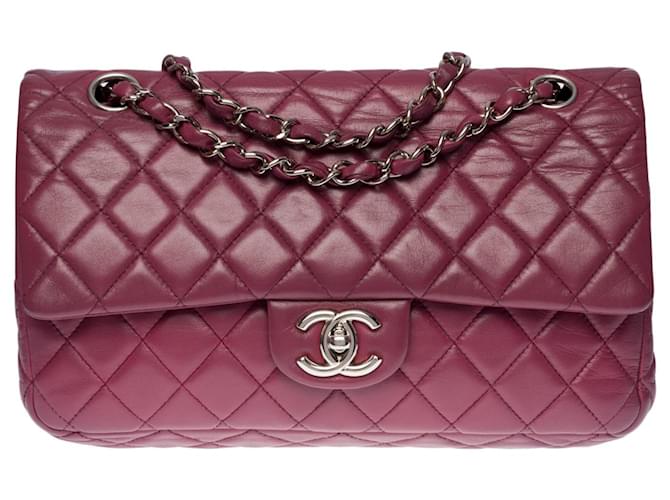 Superb Chanel Timeless/Classique handbag with lined flap in mauve quilted lambskin, Garniture en métal argenté Purple Leather  ref.475040