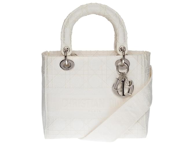Christian Dior Magnífica bolsa Dior Lady D-Lite Medium bordada com o motivo Cannage off-white, Garniture en métal argenté Branco Algodão  ref.475242