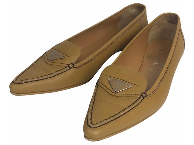 [Usado] Zapatos de salón Prada PRADA Tamaño 35 beige Cuero  ref.475902