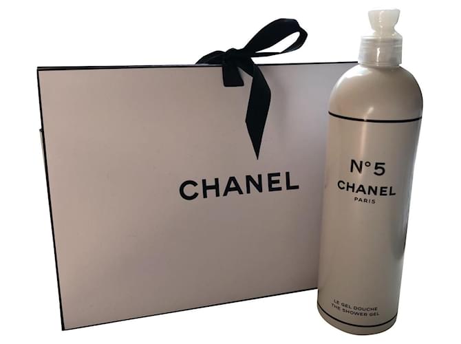 Outras joias Chanel Fábrica N5 Branco  ref.476165