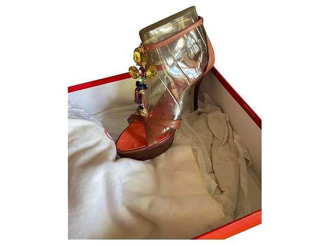 Sandali Guess in pelle marroni con cristalli Marrone