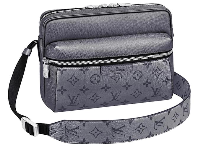 Louis Vuitton LV Outdoor messenger new Silvery Leather  ref.479230