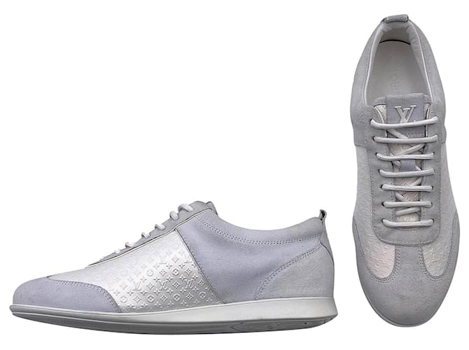 igen bestøver Stort univers Louis Vuitton sneakers in off-white suede with logo print Grey ref.480091 -  Joli Closet