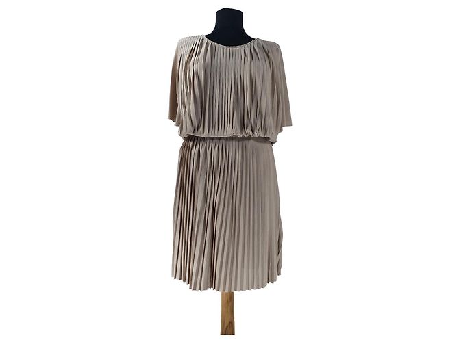 Filippa K Plisseekleid beige