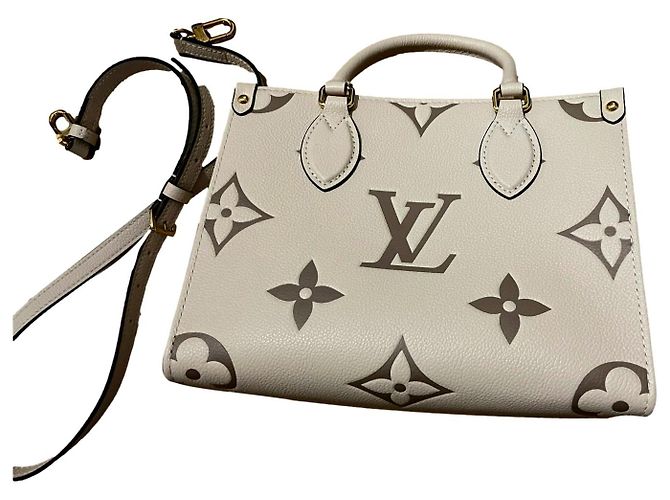 Louis Vuitton onthego PM Beige