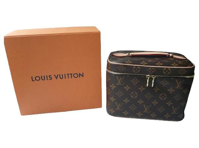 What's in myLouis Vuitton Nice BB VS Nice Mini