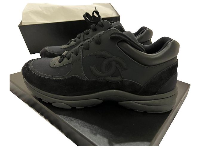 Chanel Low-Top-Sneaker CC Triple Black Suede Schwarz