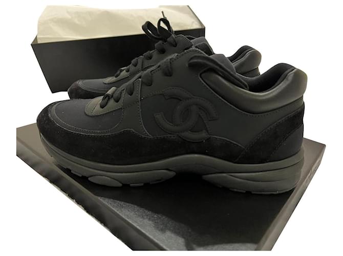 Chanel Camurça preta tripla sapatilha de cano baixo CC Preto  ref.484330