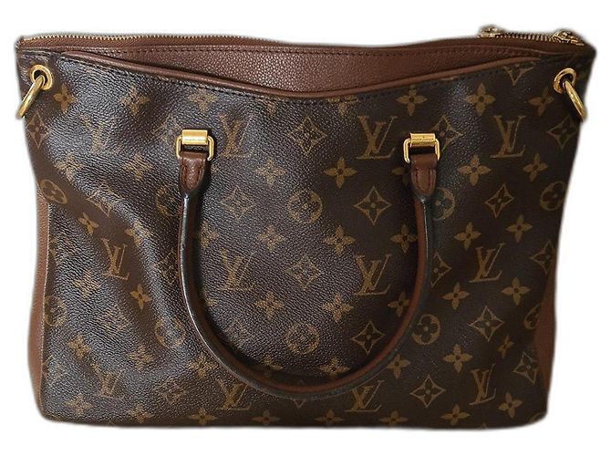 Bolsa Louis Vuitton Pallas em couro cor de avelã