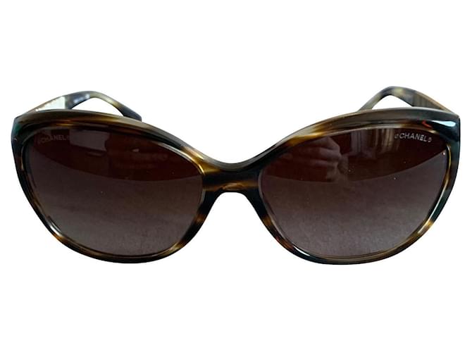 Chanel Gafas de sol Rétro Plástico  ref.485535